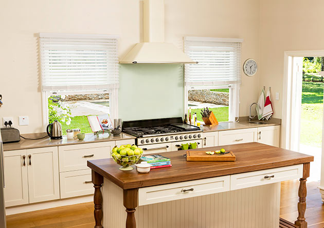 Custom-made Fauxwood Venetian Blinds from Decorland